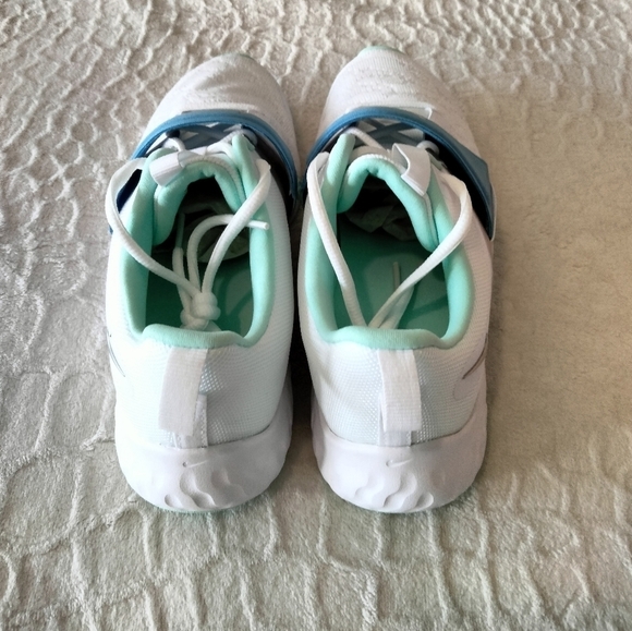 NWT Renew Nike Sneakers - Picture 3 of 9